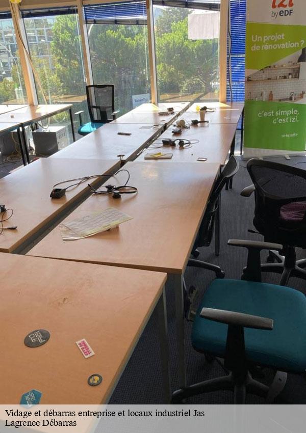 vidage-et-debarras-entreprise-et-locaux-industriel-1